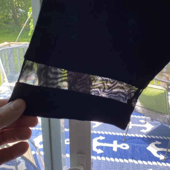 Cable and Gauge Black Top - Picture 2 of 5